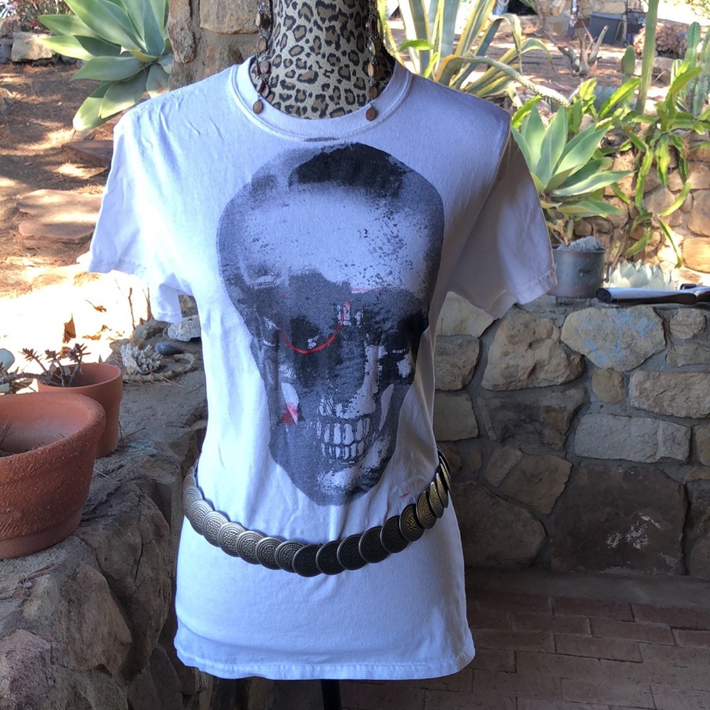 GILDAN custom tee. Heavy duty cotton. So yummy💅🏽 - Picture 3 of 9